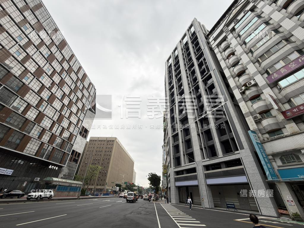 中正稀有新辦房屋室內格局與周邊環境