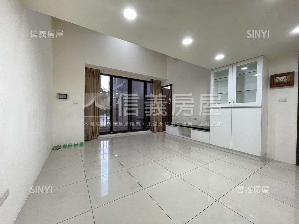 京王●一樓前庭後院附車位房屋室內格局與周邊環境