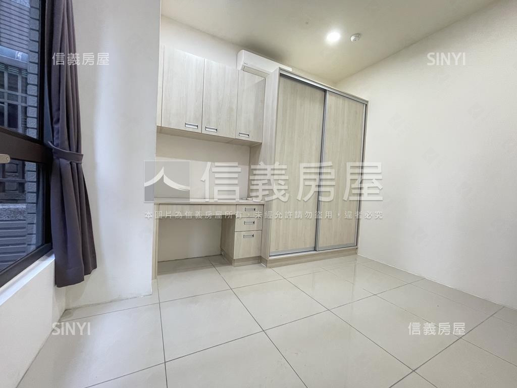 京王●一樓前庭後院附車位房屋室內格局與周邊環境