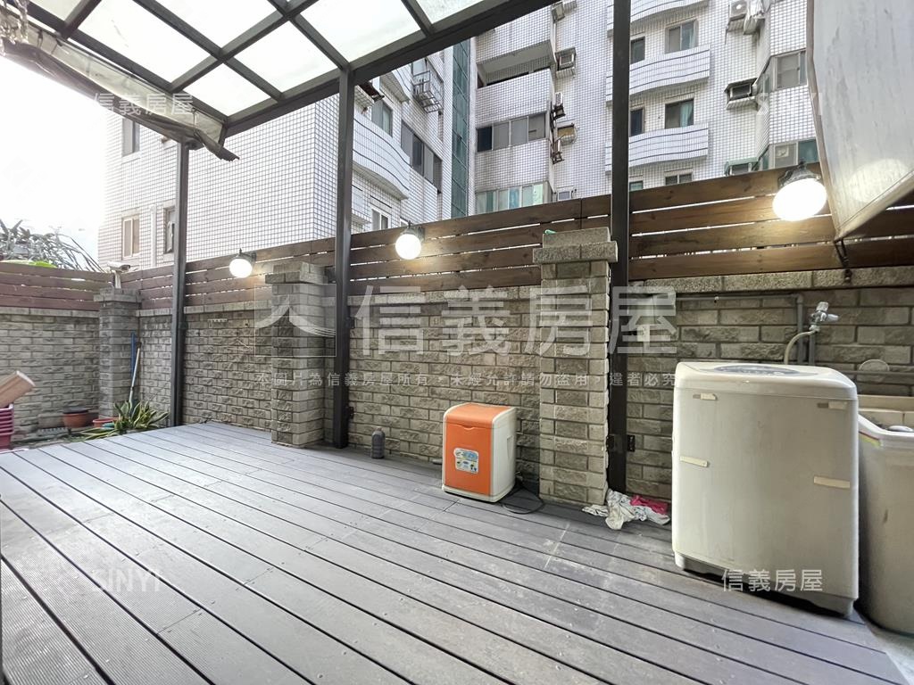 京王●一樓前庭後院附車位房屋室內格局與周邊環境