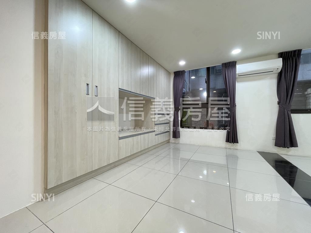 京王●一樓前庭後院附車位房屋室內格局與周邊環境