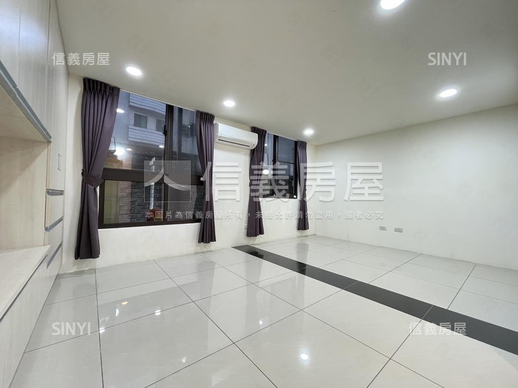 京王●一樓前庭後院附車位房屋室內格局與周邊環境