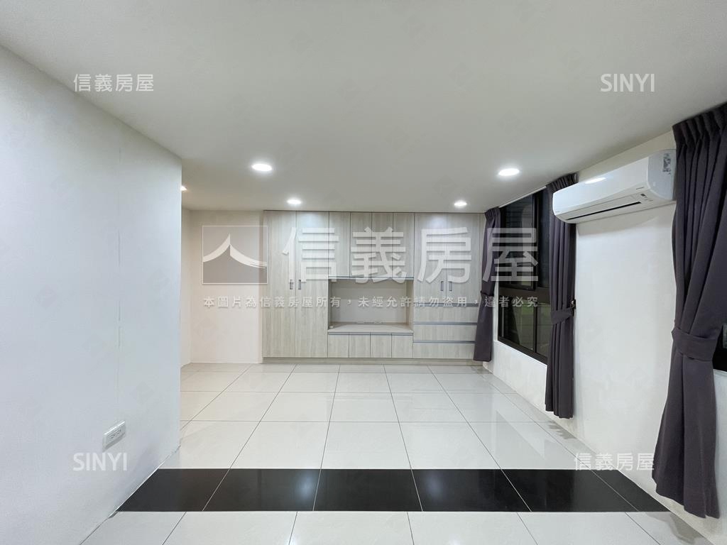 京王●一樓前庭後院附車位房屋室內格局與周邊環境