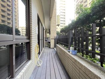 京王●一樓前庭後院附車位