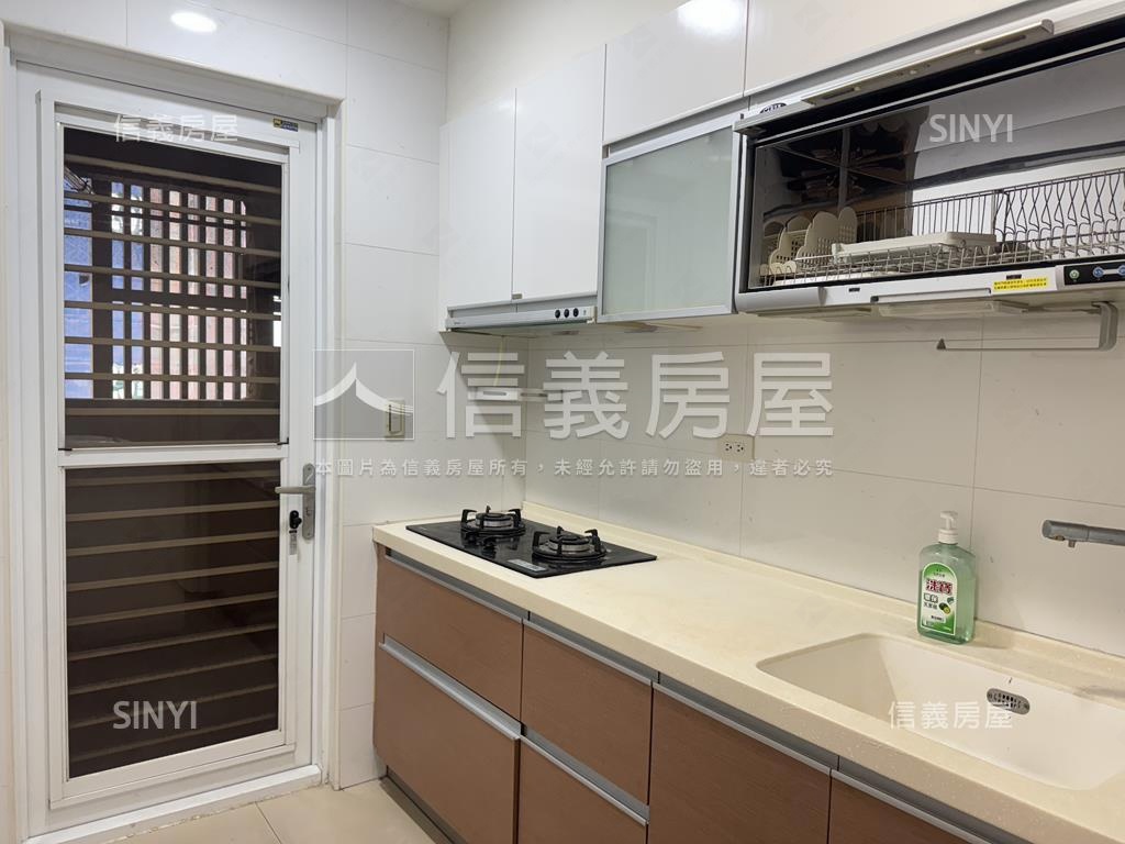 七期生活圈‧兩房平面車位房屋室內格局與周邊環境