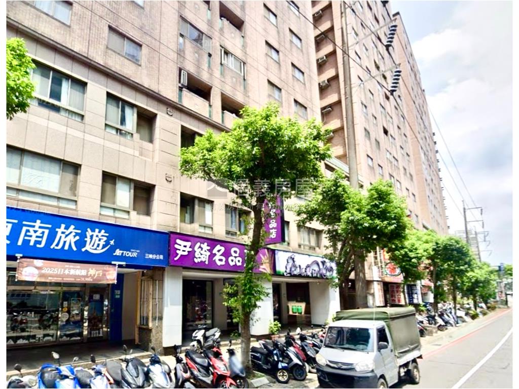 近老街正路邊面寬燙金店面房屋室內格局與周邊環境