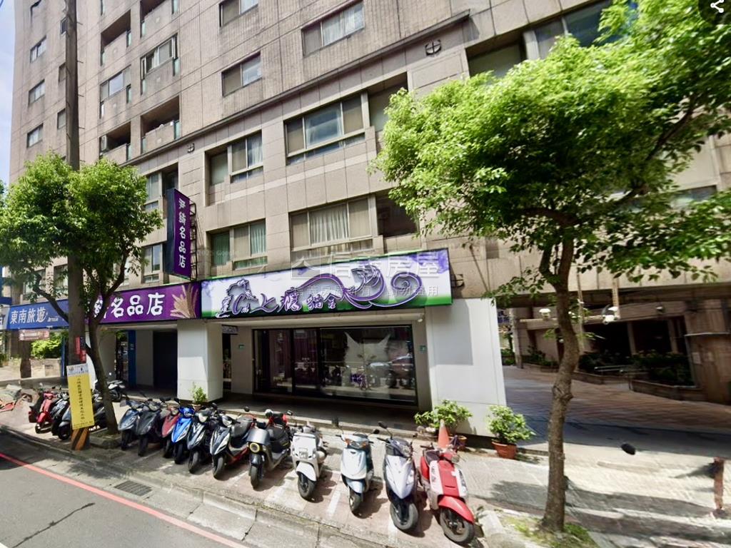 近老街正路邊面寬燙金店面房屋室內格局與周邊環境