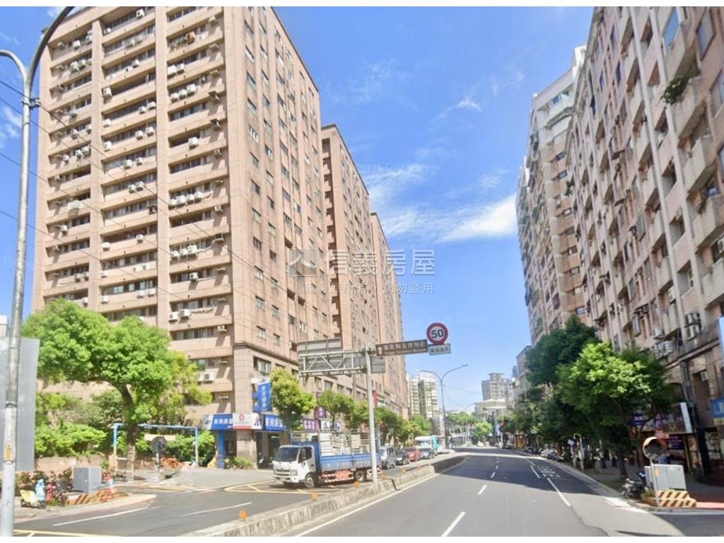 近老街正路邊面寬燙金店面房屋室內格局與周邊環境