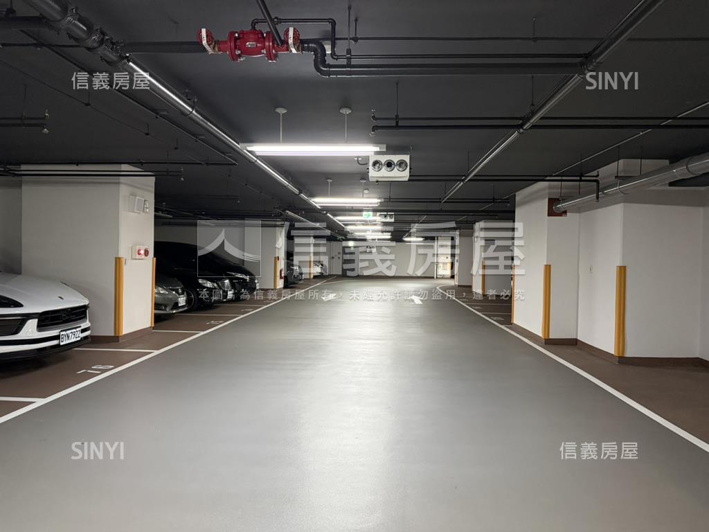 力麒。家家富富房屋室內格局與周邊環境