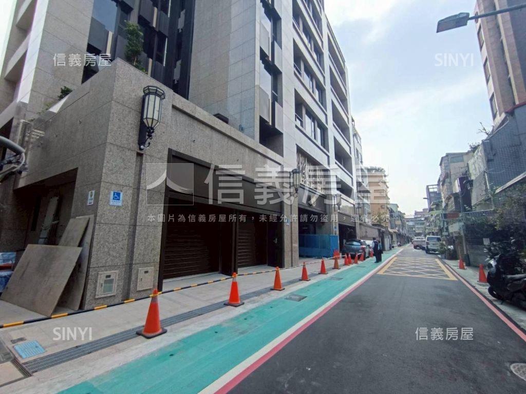 大同學區近捷運挑高店面房屋室內格局與周邊環境