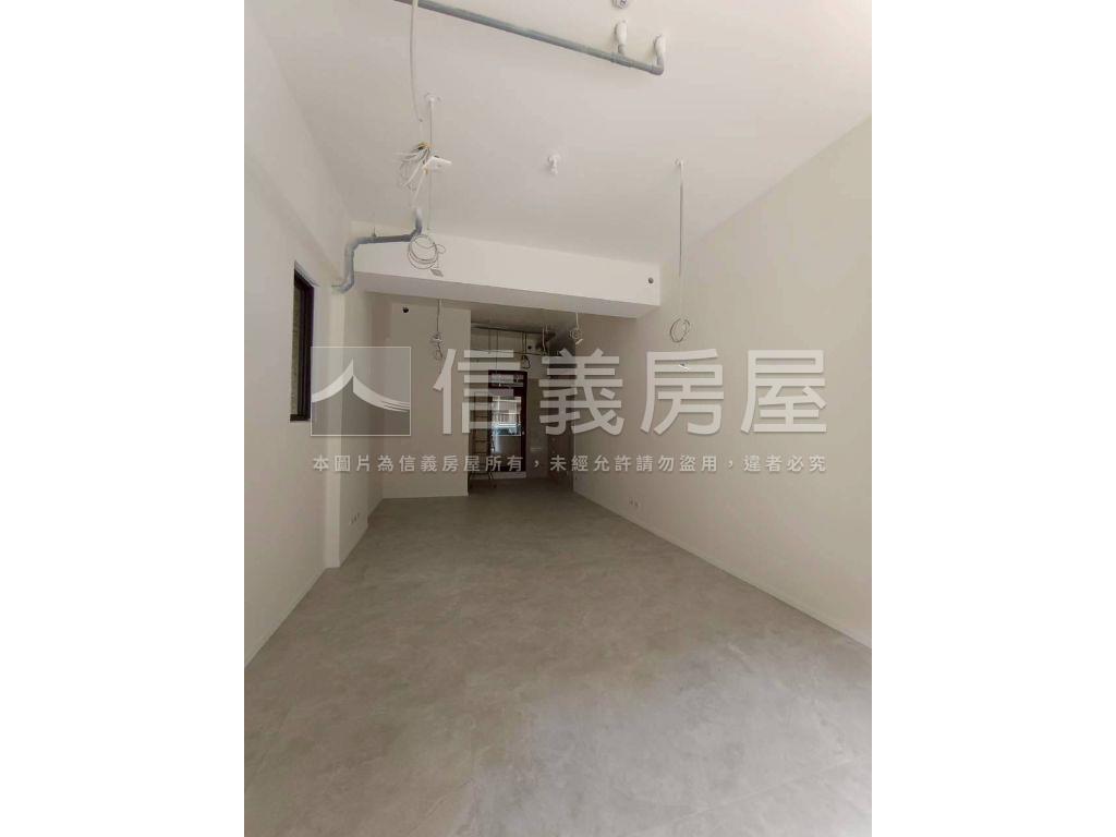大同學區近捷運挑高店面房屋室內格局與周邊環境