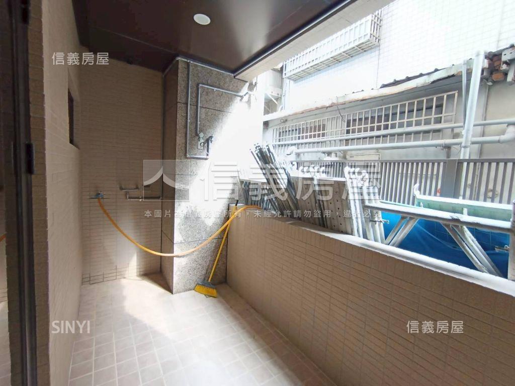 大同學區近捷運挑高店面房屋室內格局與周邊環境