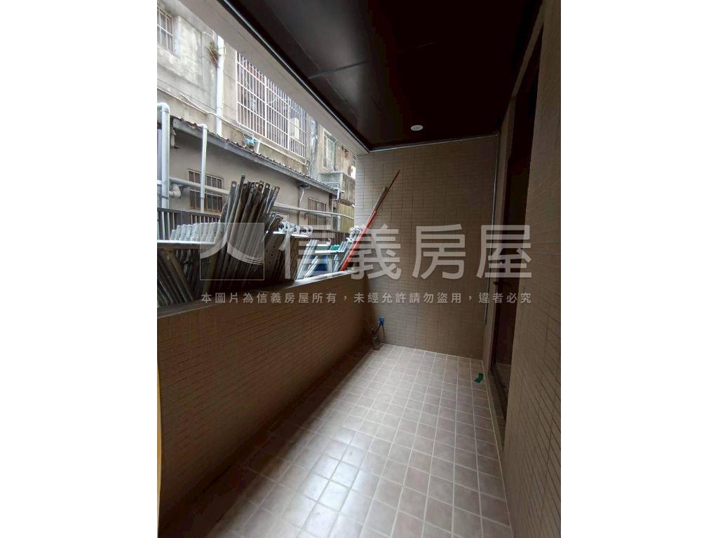大同學區近捷運挑高店面房屋室內格局與周邊環境