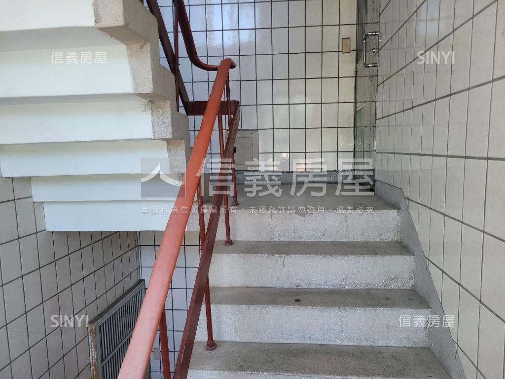 富錦新村正面公園房屋室內格局與周邊環境