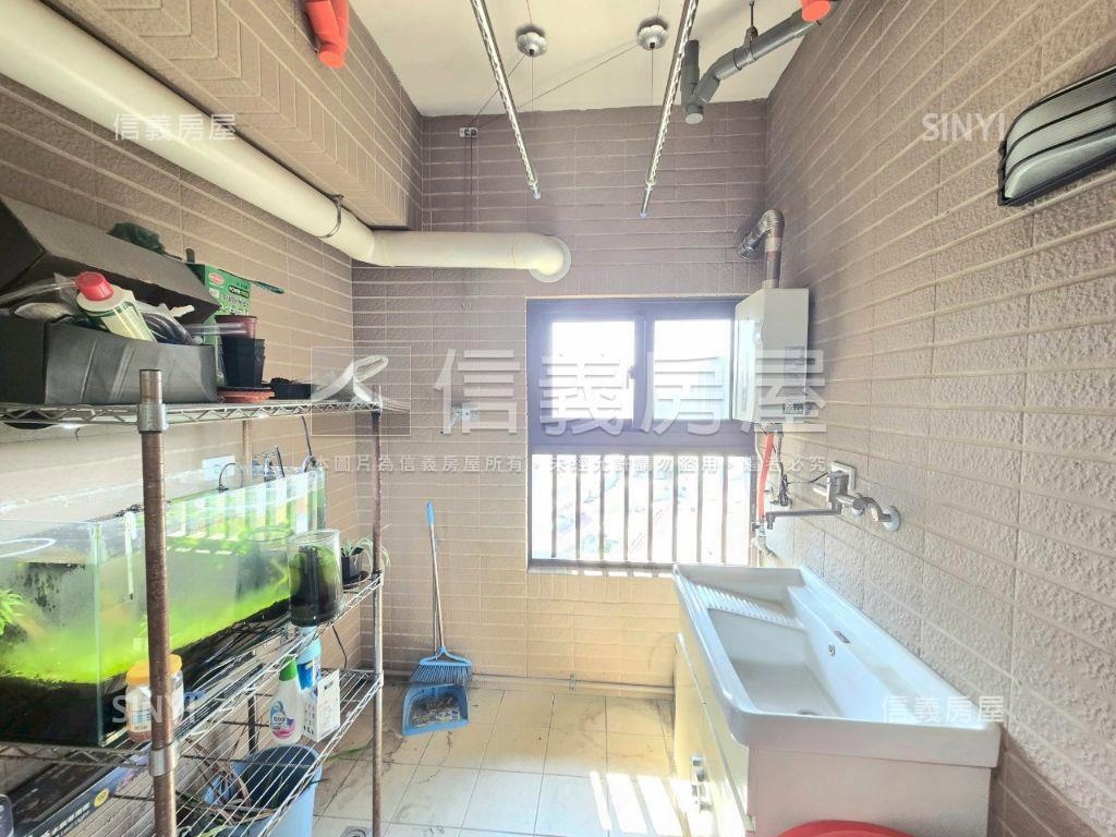孩子王邊間２房附平車房屋室內格局與周邊環境
