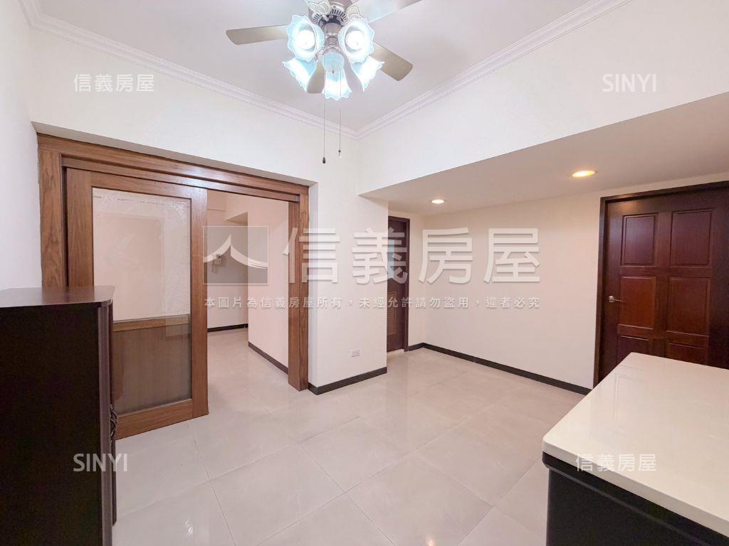 伊登花園。方正３房帶車位房屋室內格局與周邊環境