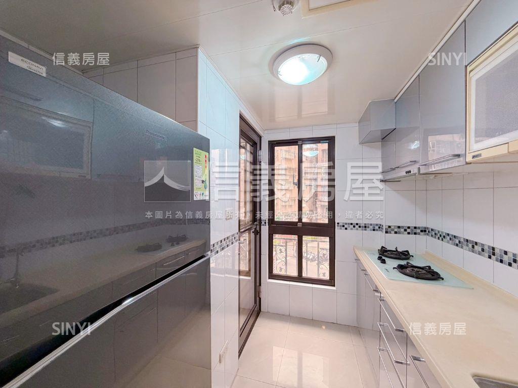 伊登花園。方正３房帶車位房屋室內格局與周邊環境