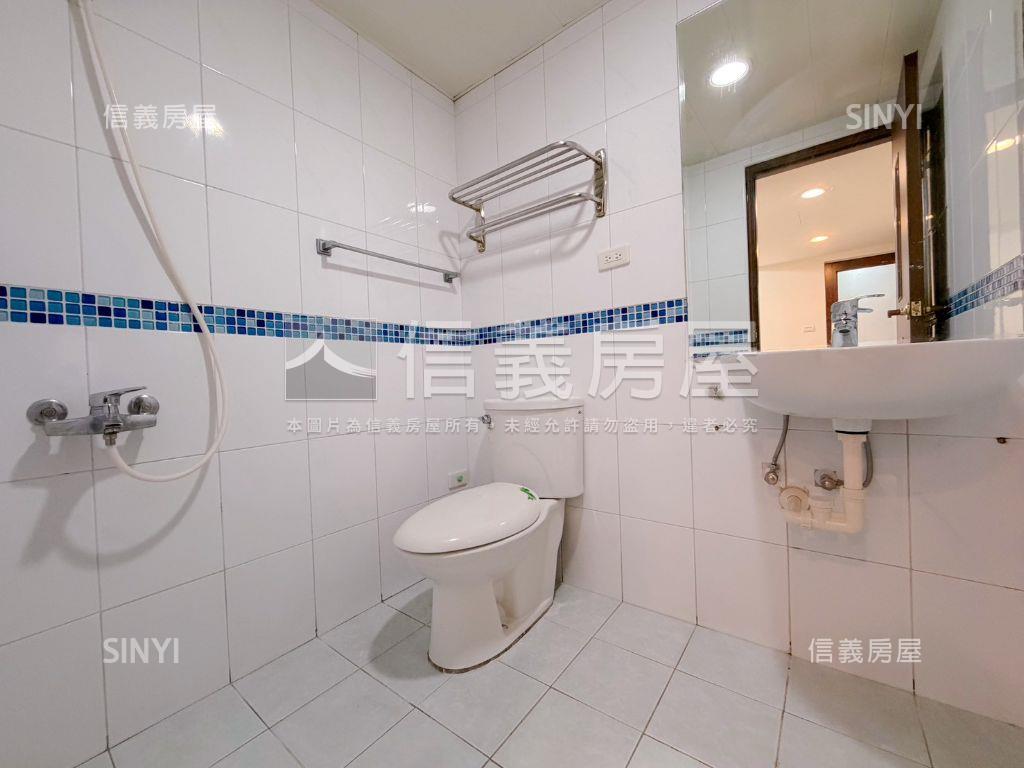 伊登花園。方正３房帶車位房屋室內格局與周邊環境