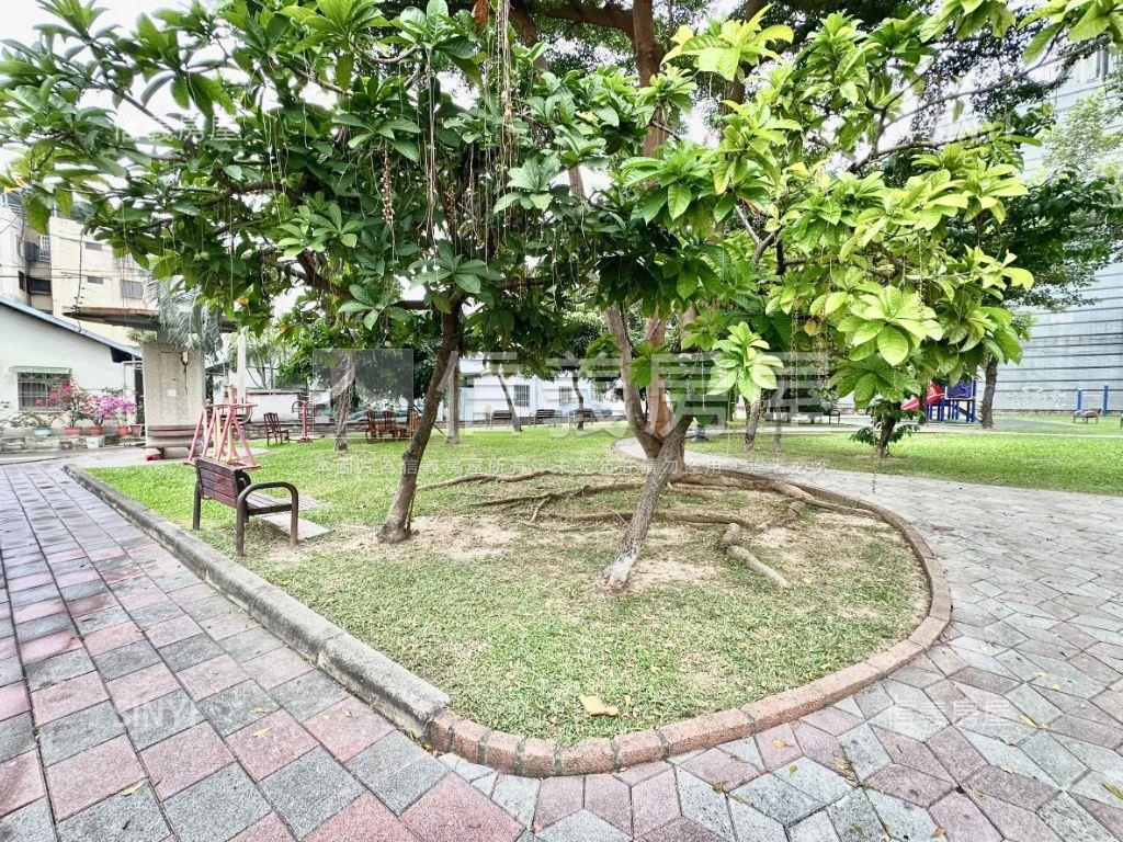 近捷運民有市場用地房屋室內格局與周邊環境
