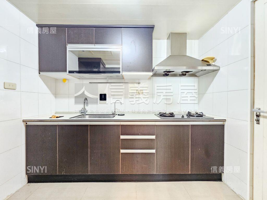 近元生國小高樓層三房車位房屋室內格局與周邊環境