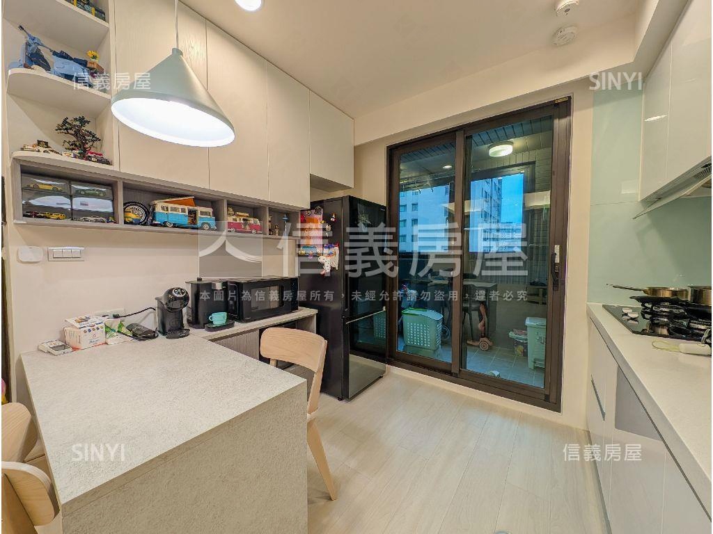 合峰曜境美裝潢２房大車位房屋室內格局與周邊環境