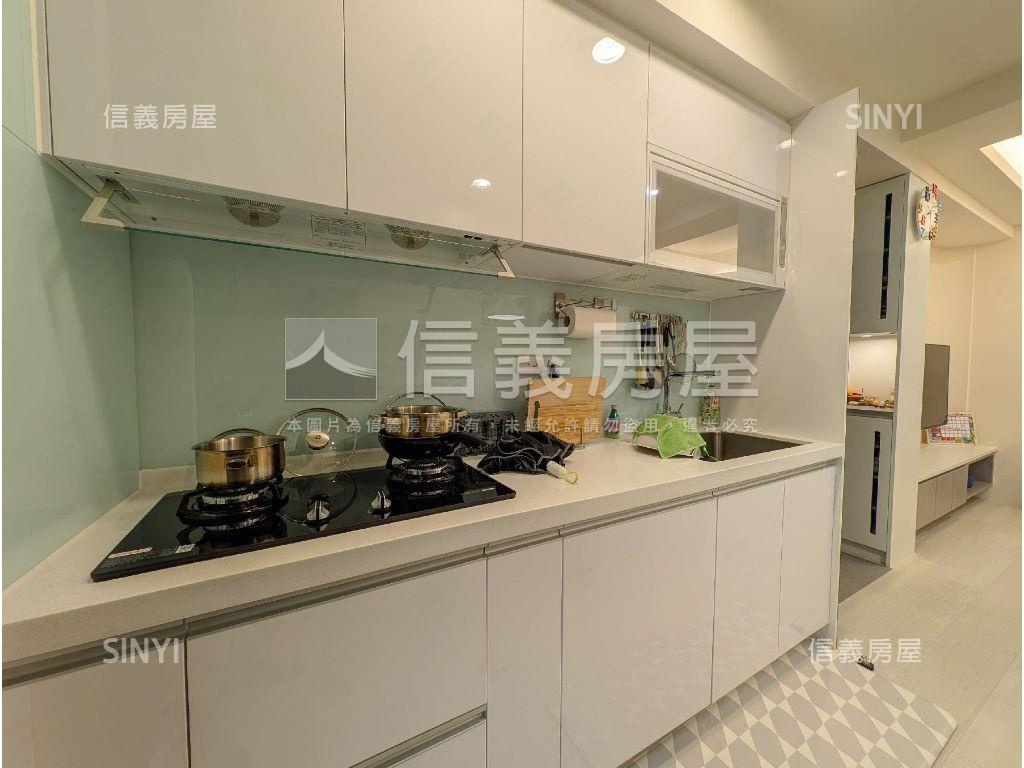 合峰曜境美裝潢２房大車位房屋室內格局與周邊環境