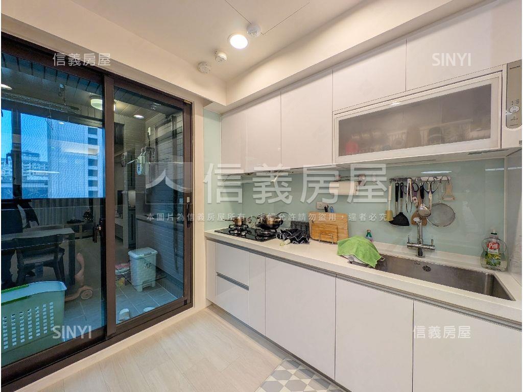 合峰曜境美裝潢２房大車位房屋室內格局與周邊環境