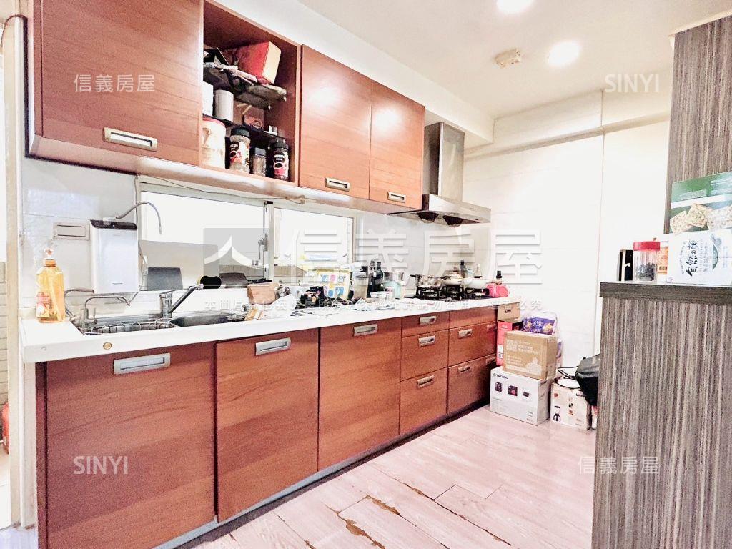 南屯大墩高第臨路透天房屋室內格局與周邊環境