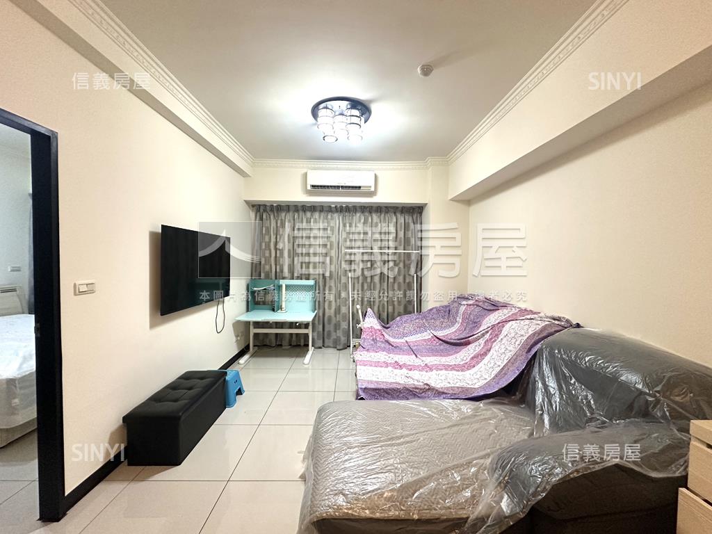 榮耀精美兩房車位房屋室內格局與周邊環境