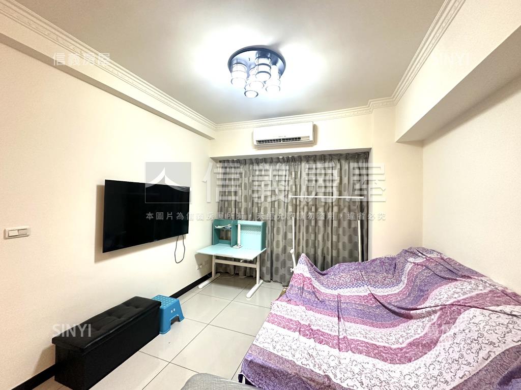 榮耀精美兩房車位房屋室內格局與周邊環境