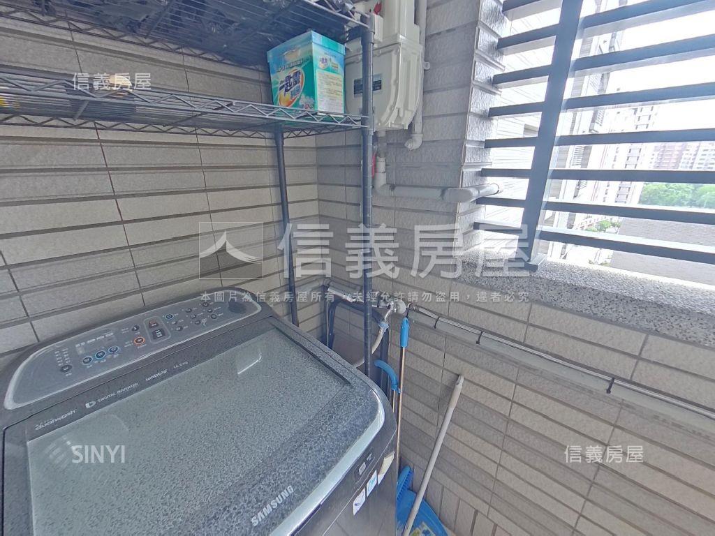 榮耀精美兩房車位房屋室內格局與周邊環境