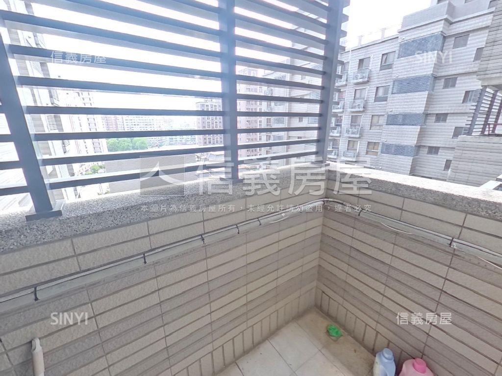 榮耀精美兩房車位房屋室內格局與周邊環境