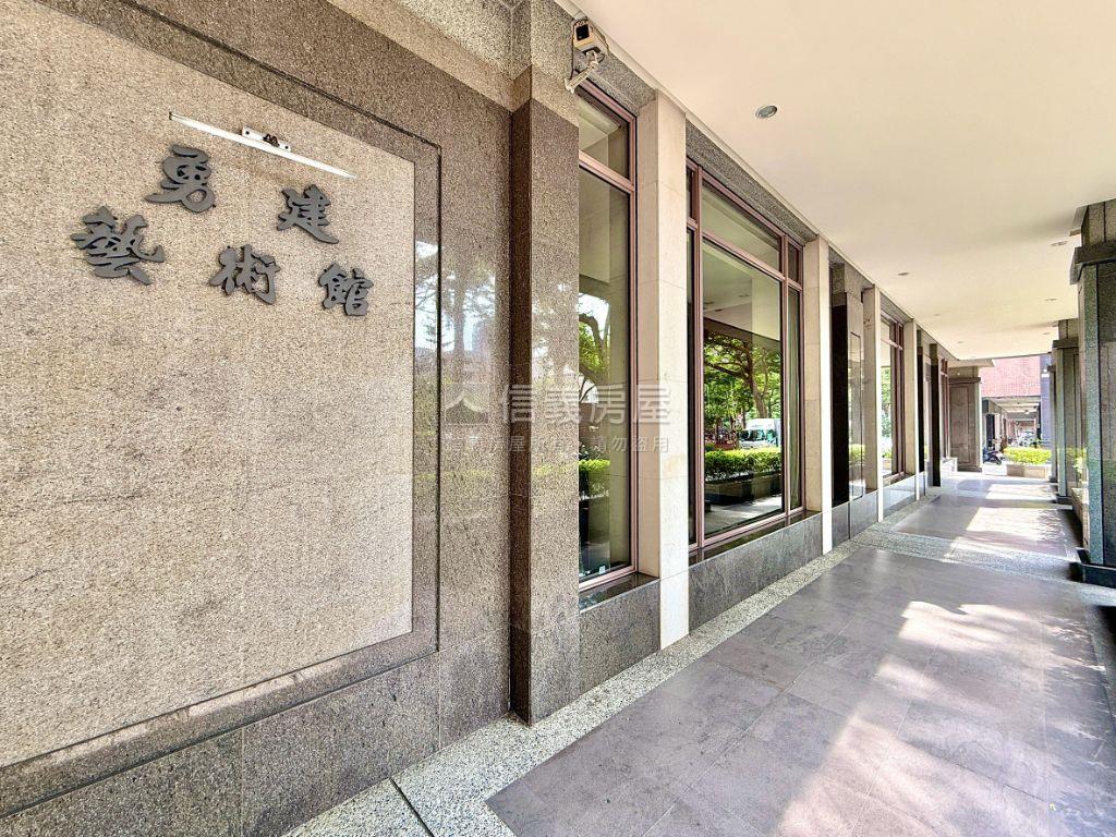 近至善河畔三房平車房屋室內格局與周邊環境