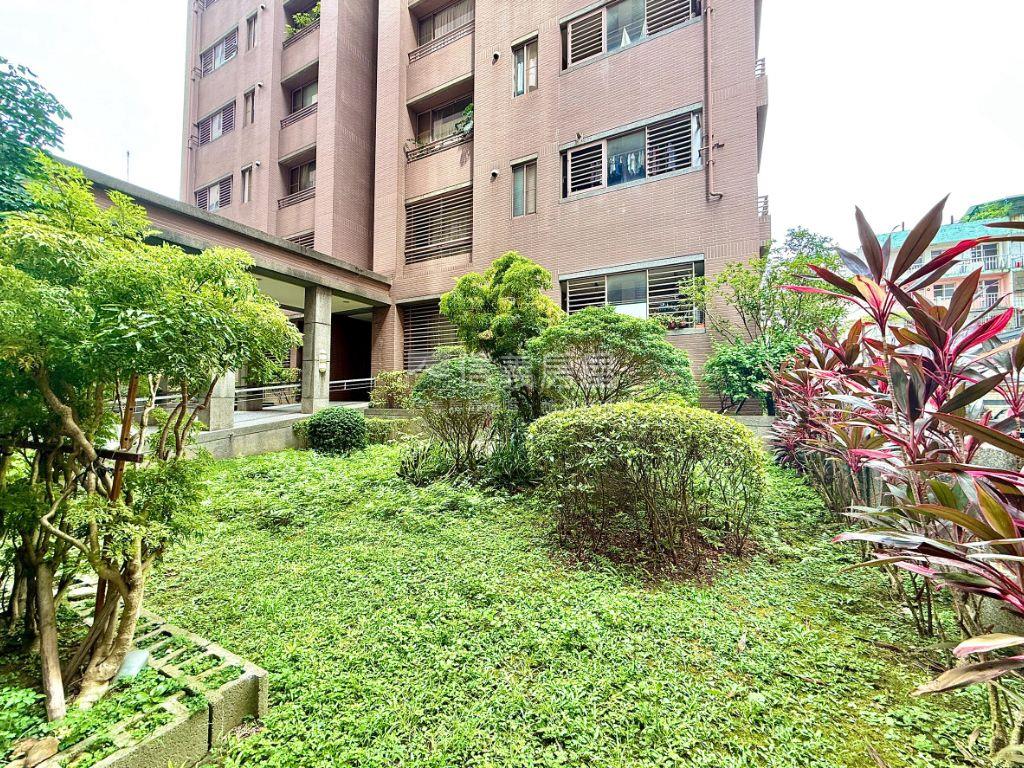 近至善河畔三房平車房屋室內格局與周邊環境