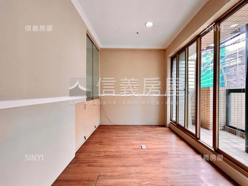 上城樓中樓平車位房屋室內格局與周邊環境