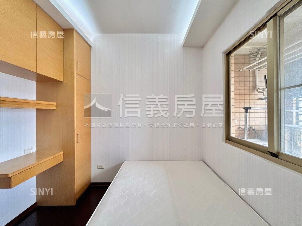 上城樓中樓平車位房屋室內格局與周邊環境