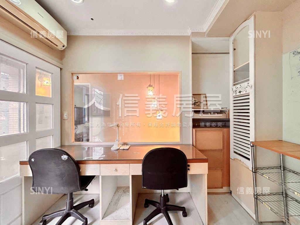 上城樓中樓平車位房屋室內格局與周邊環境