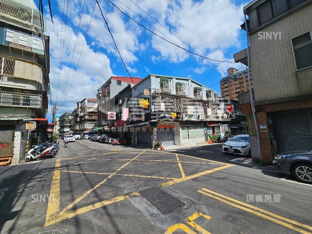專任石牌商城邊間一樓房屋室內格局與周邊環境