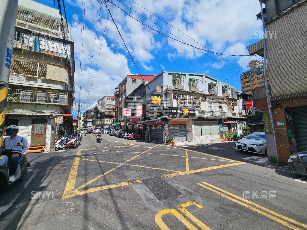專任石牌商城邊間一樓房屋室內格局與周邊環境