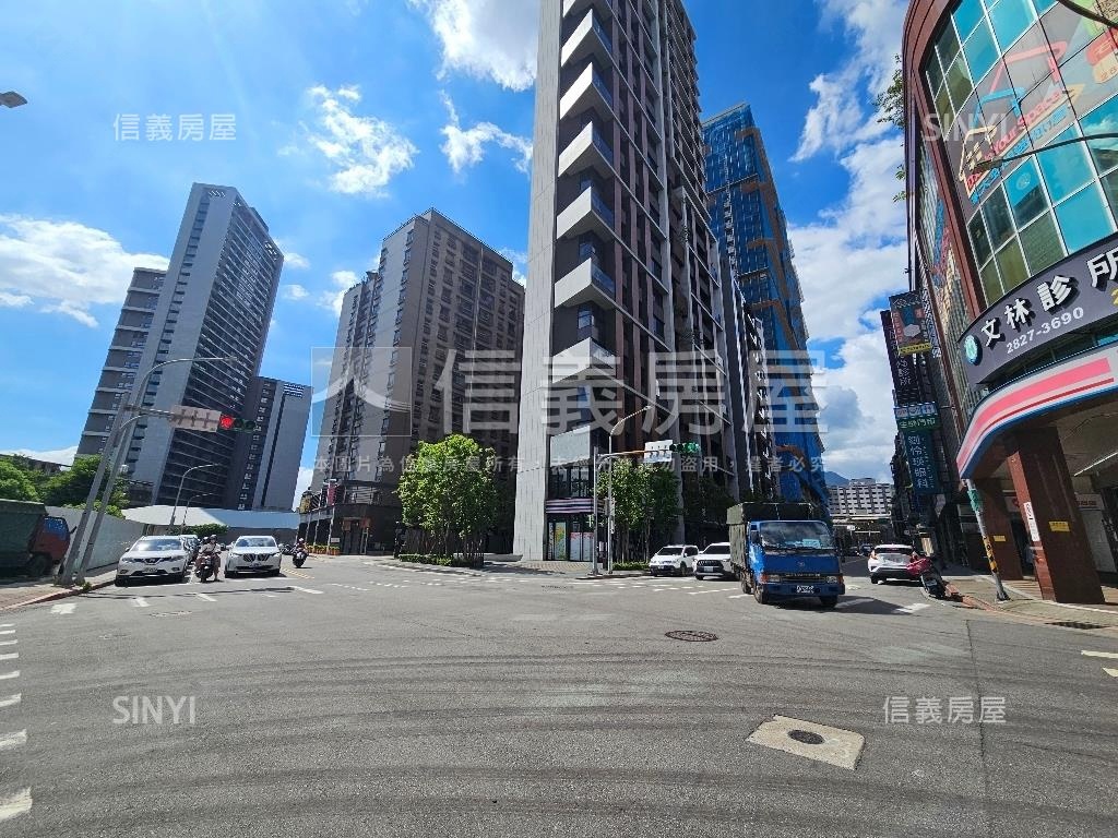專任石牌商城邊間一樓房屋室內格局與周邊環境