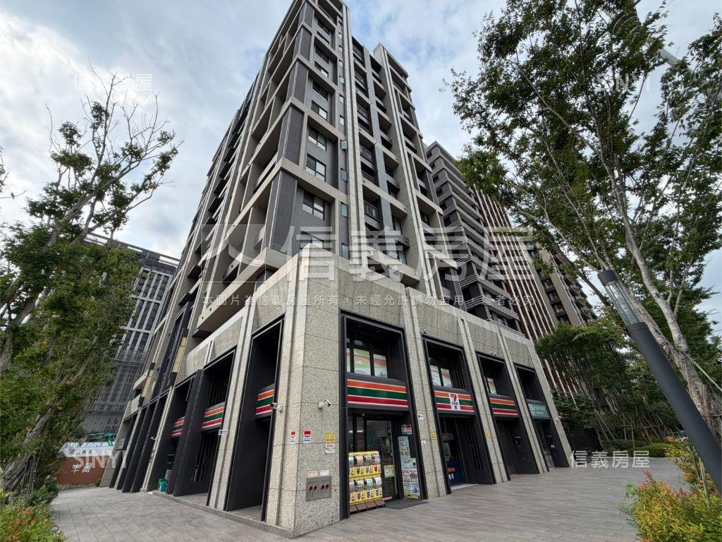 稀有重劃區金店面房屋室內格局與周邊環境