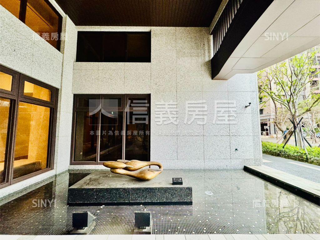 市鎮之櫻三房平車露臺戶房屋室內格局與周邊環境