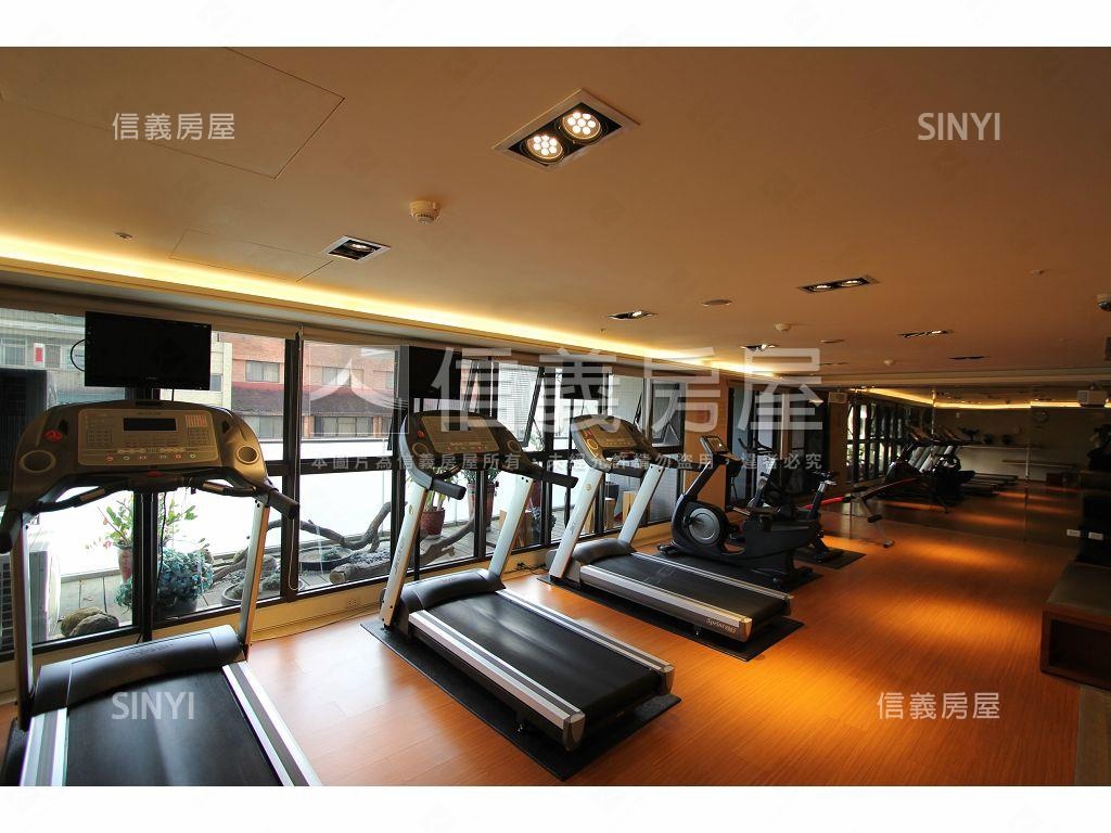 邊間後棟精品美套房屋室內格局與周邊環境