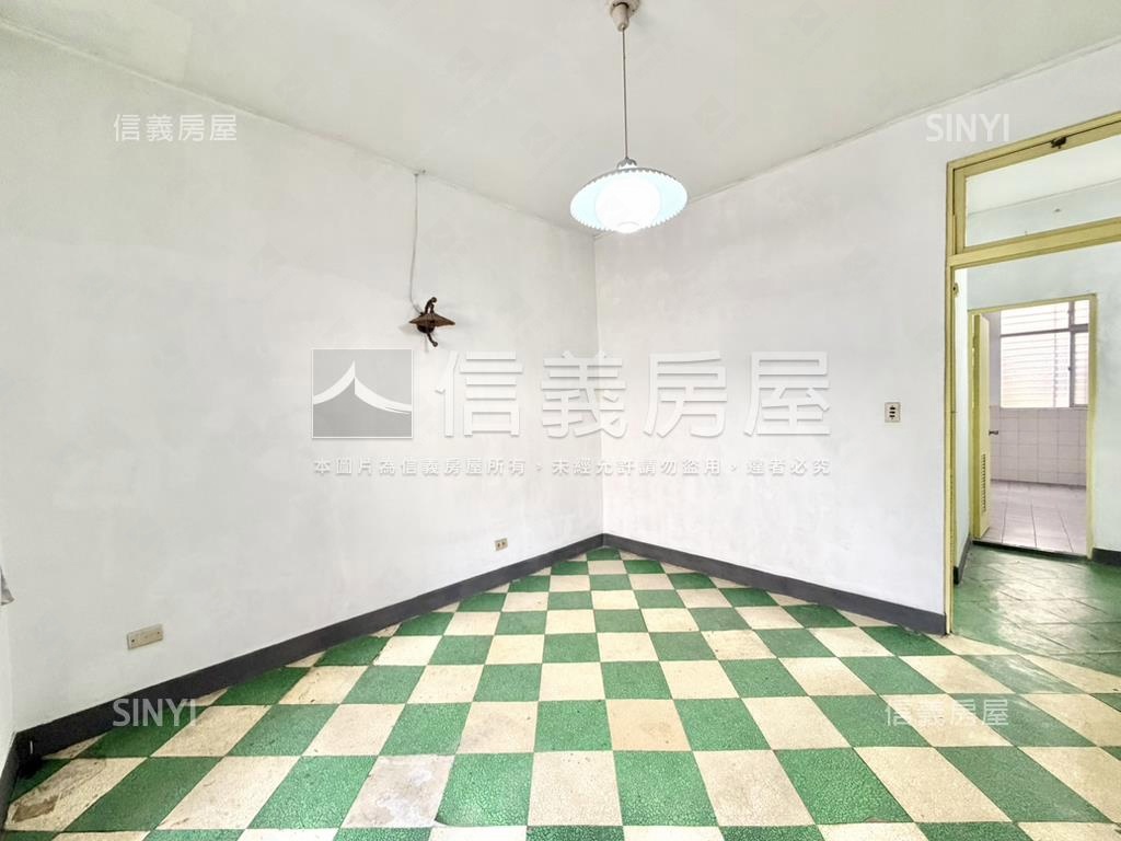 黎明新村透天歡迎鑑賞房屋室內格局與周邊環境