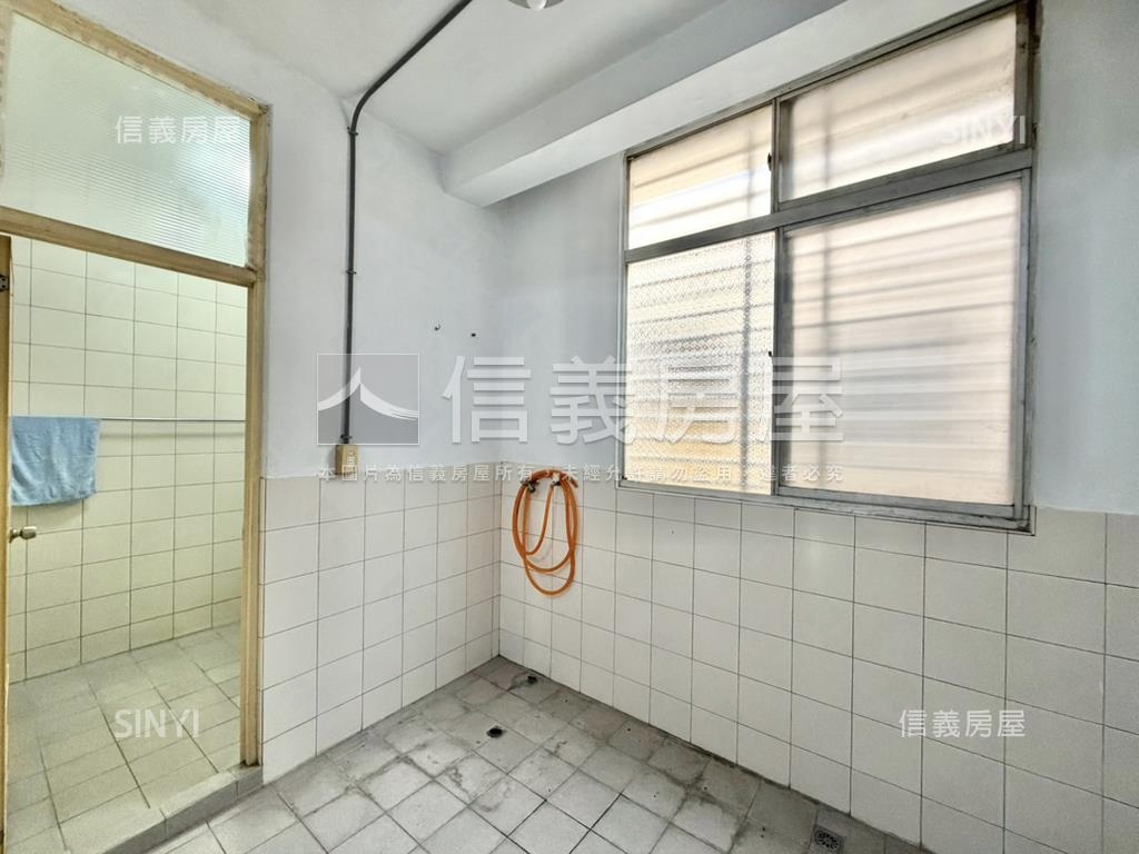 黎明新村透天歡迎鑑賞房屋室內格局與周邊環境