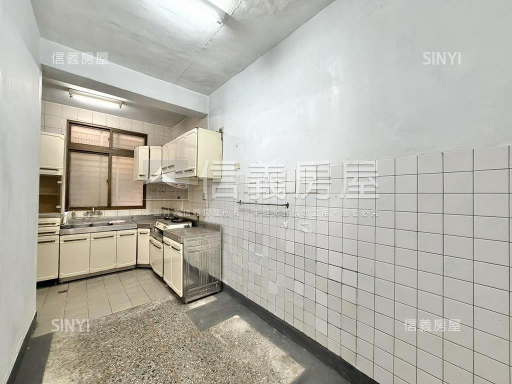 黎明新村透天歡迎鑑賞房屋室內格局與周邊環境