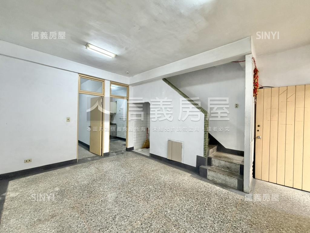 黎明新村透天歡迎鑑賞房屋室內格局與周邊環境