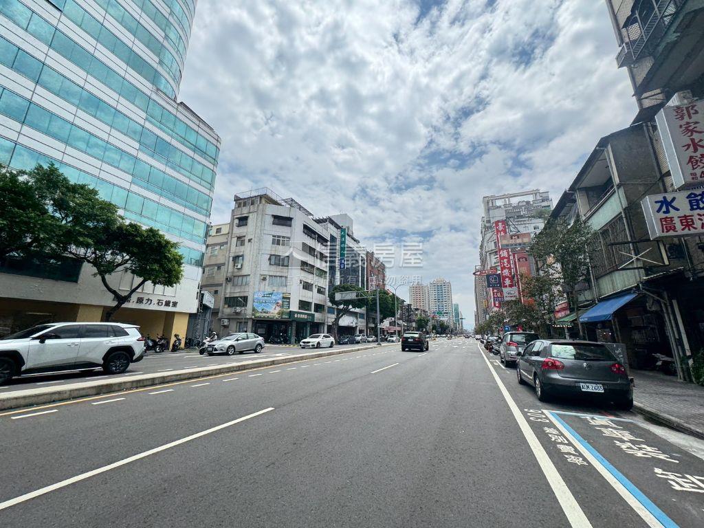 夯！專任。梅川園道二房耶房屋室內格局與周邊環境