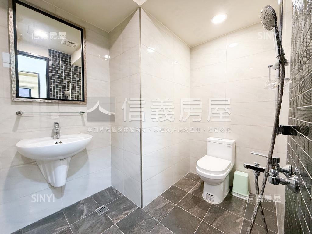 鼎山輕軌兩房兩衛高樓車位房屋室內格局與周邊環境