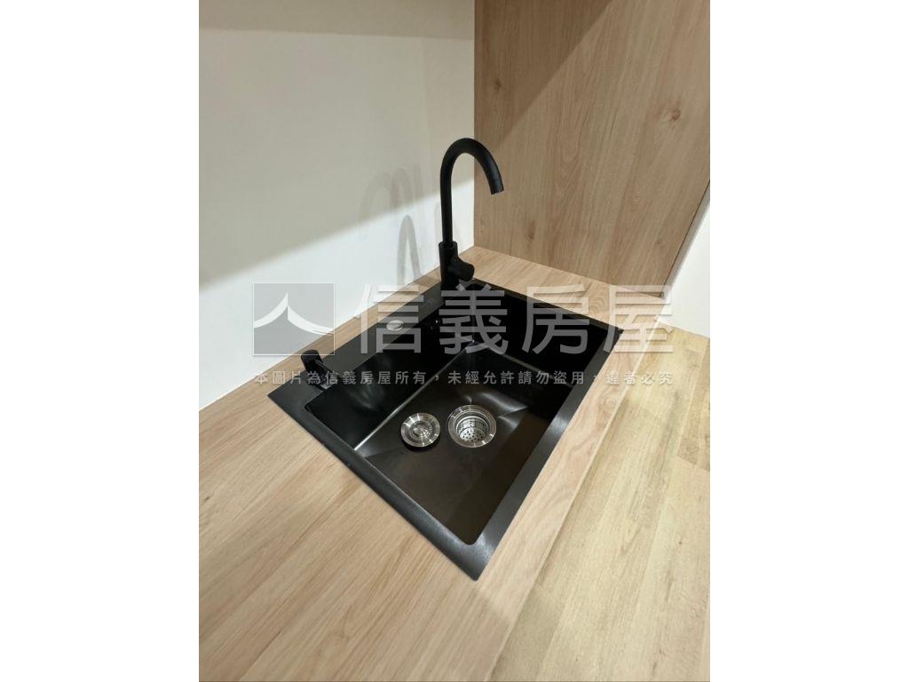 西區國美館整層全新裝潢房屋室內格局與周邊環境